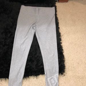 PINK yoga leggings